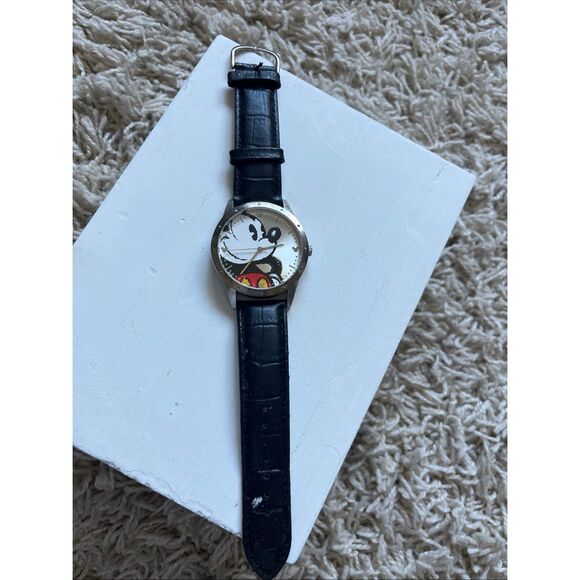 Limited Release Mickey Disneyland Resort Watch St Steel Back Black Leather Band - Picture 1 of 8